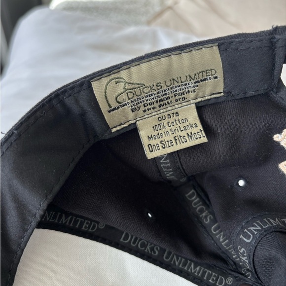 Ducks Unlimited Black Cap Adjustable back Strap - Picture 5 of 5
